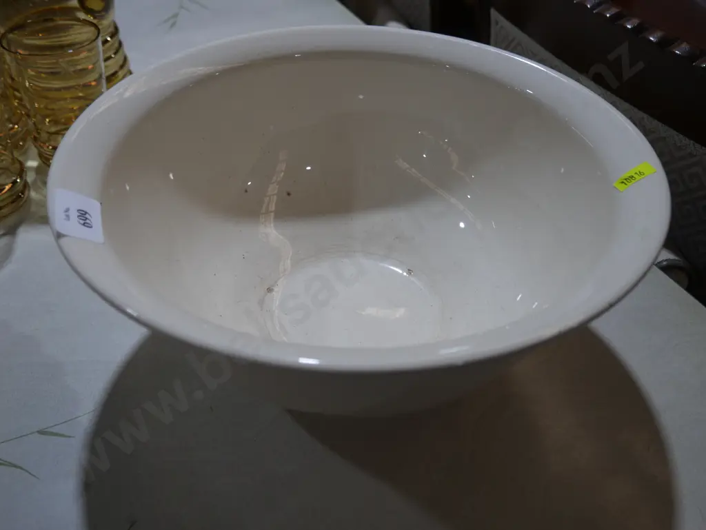 Crown Lynn bowl Image 1++