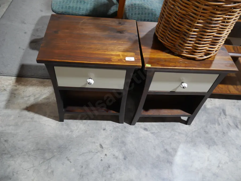 Pair of bedside drawers Image 1++