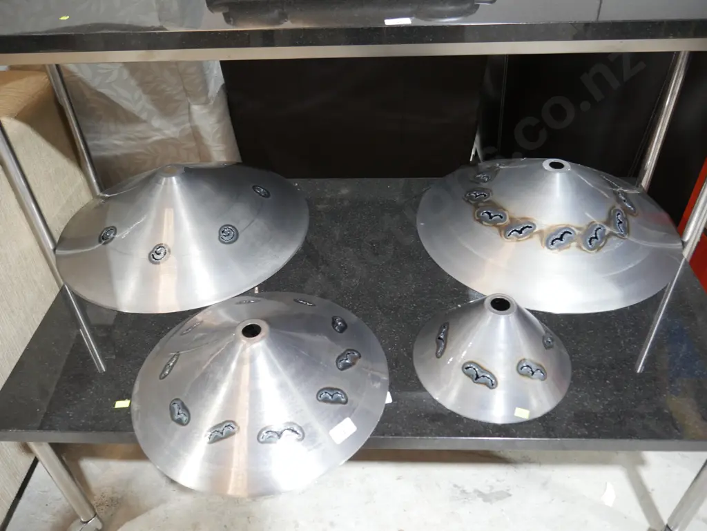 4 metal light shades Image 1++