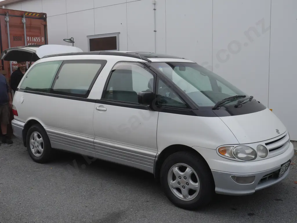 1998 Toyota Lucida Estima self contained campervan Image 1++