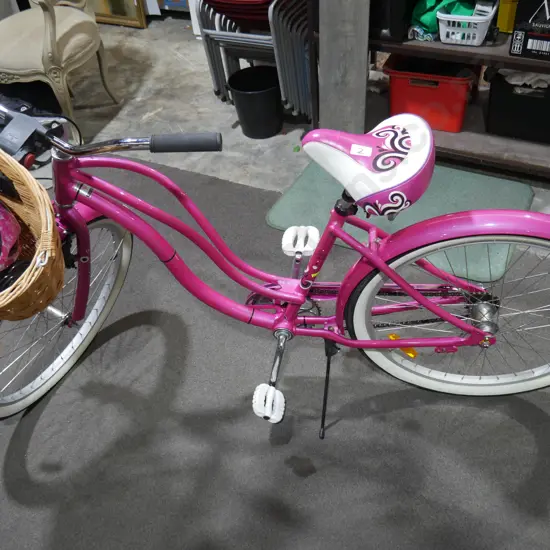 Slik chik pink ladies bike
