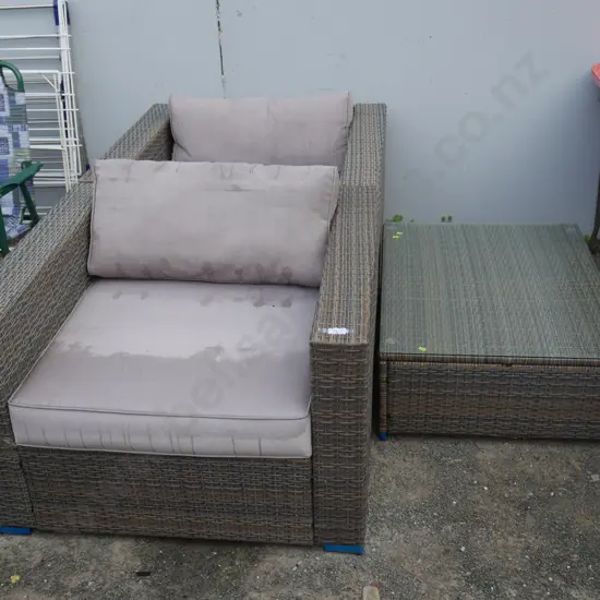 Three piece outdoor lounge suite