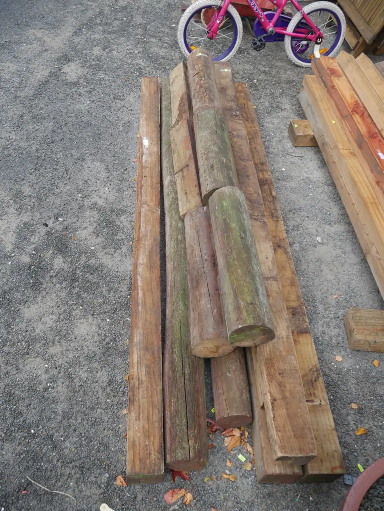 Timber offcuts Image 1++