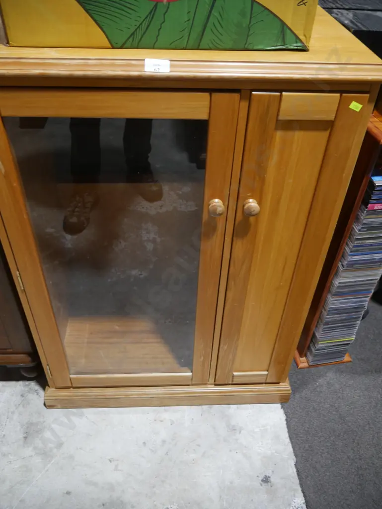 Stereo cabinet Image 1++