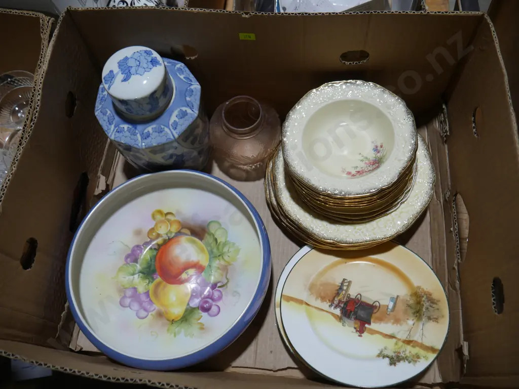 Crown Ducal, Royal Doulton plates etc Image 1++