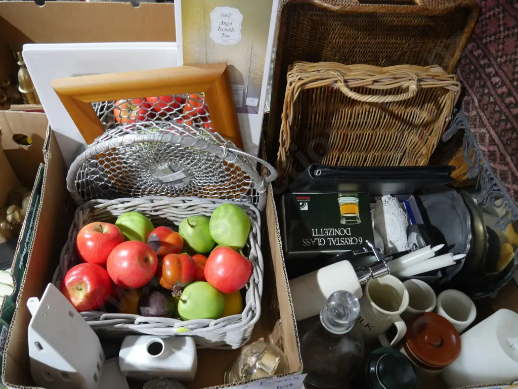 2 boxes plastic fruits, cane trays etc Image 1++