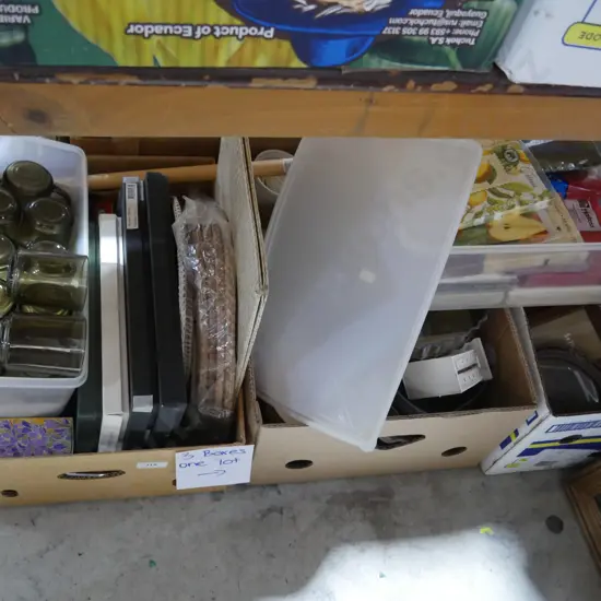 4 boxes picture frames, napkins, kitchenware