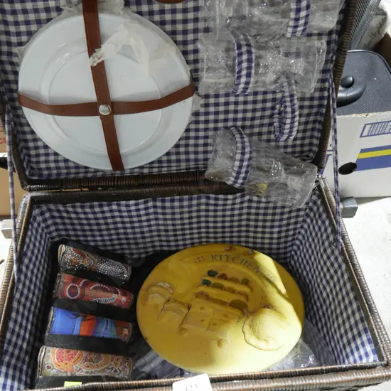 Picnic basket