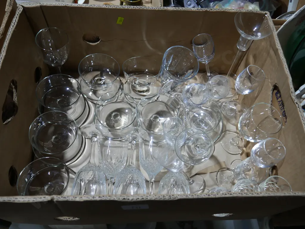 Assorted glasses Image 1++
