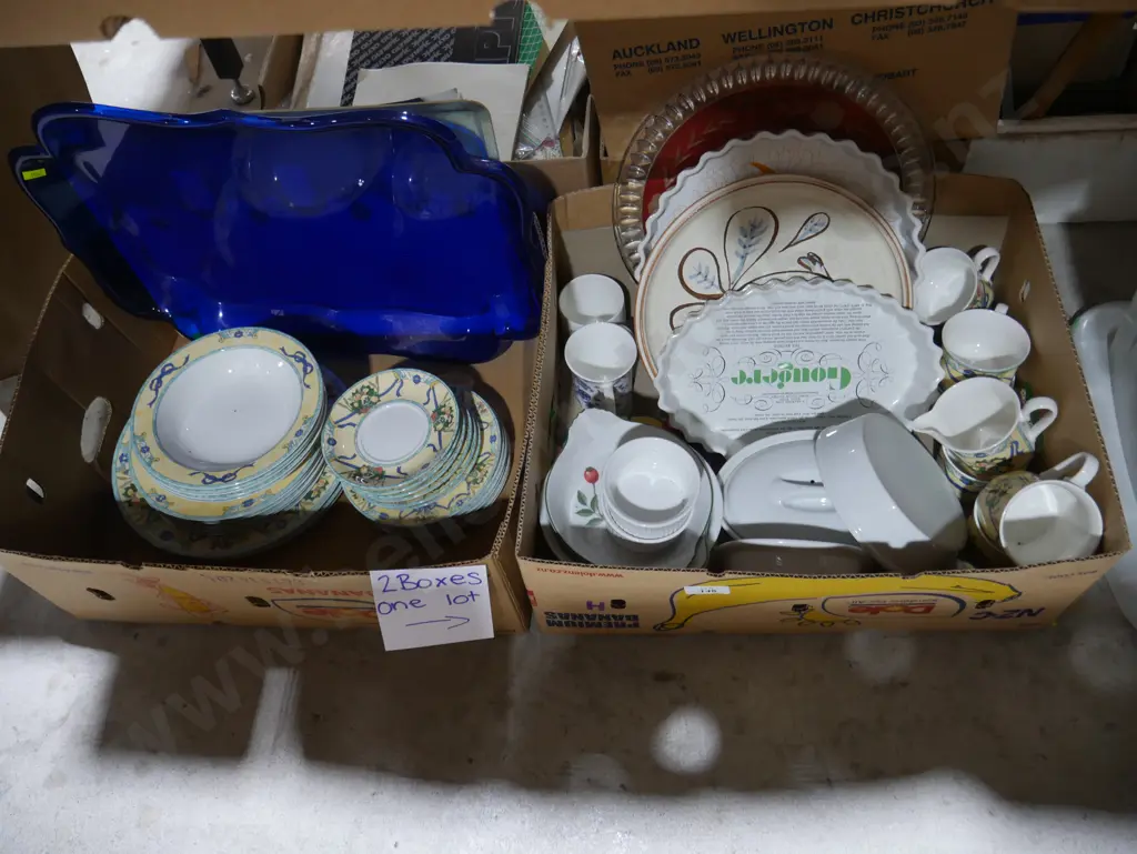 Two boxes of assorted china Image 1++