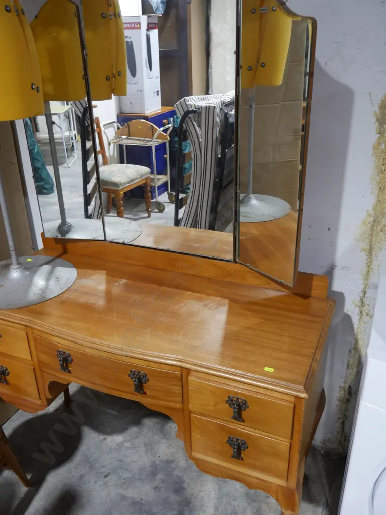 Dressing table Image 1++