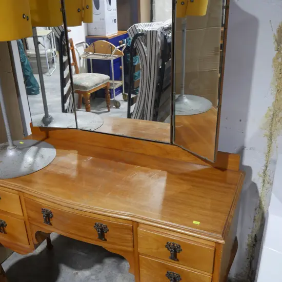 Dressing table
