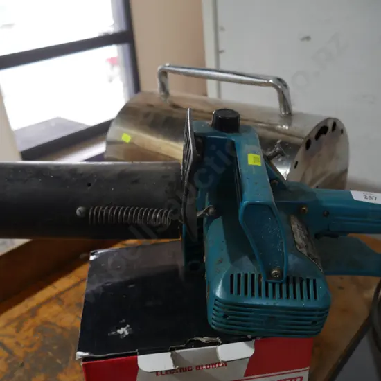 Makita chainsaw