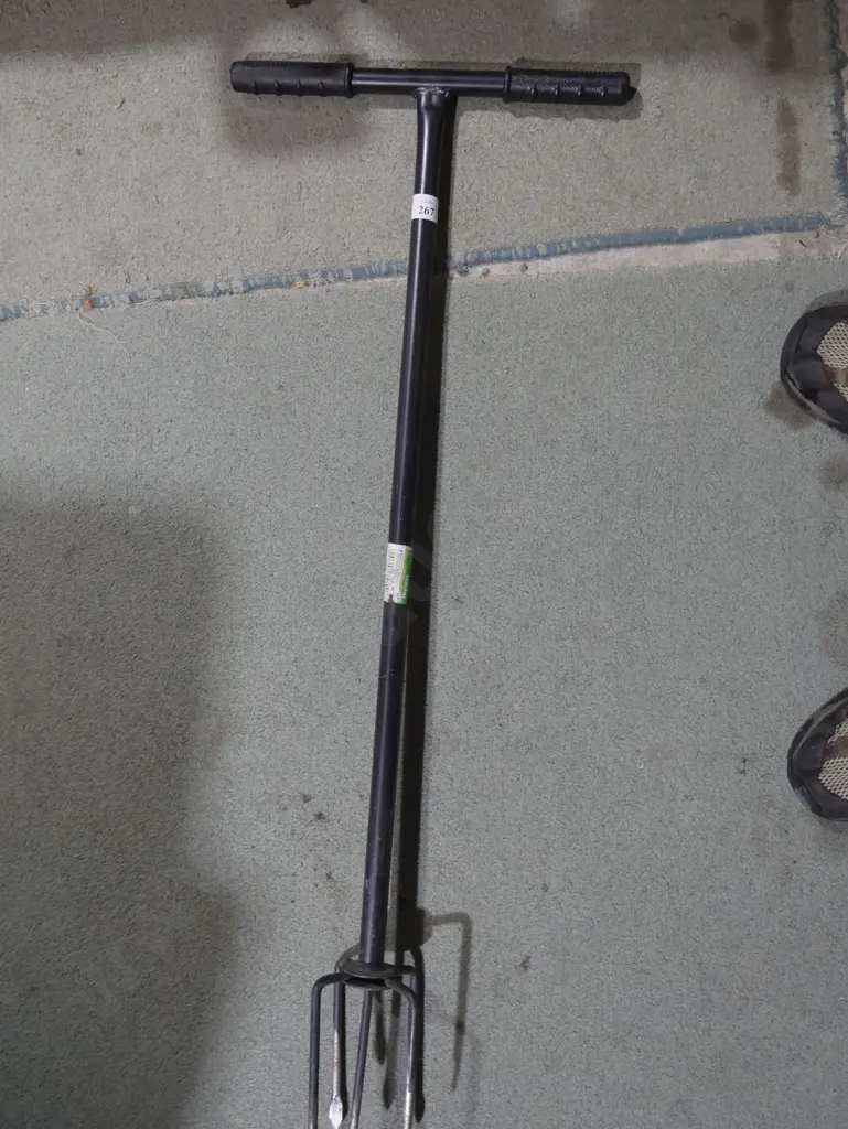 Garden claw Image 1++