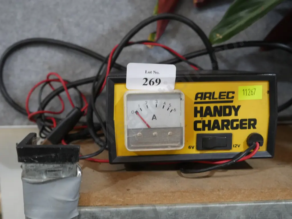 Battery charger Image 1++