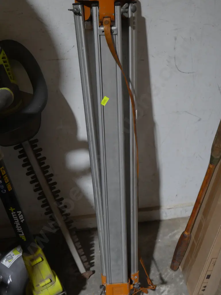 Survey tripod Image 1++