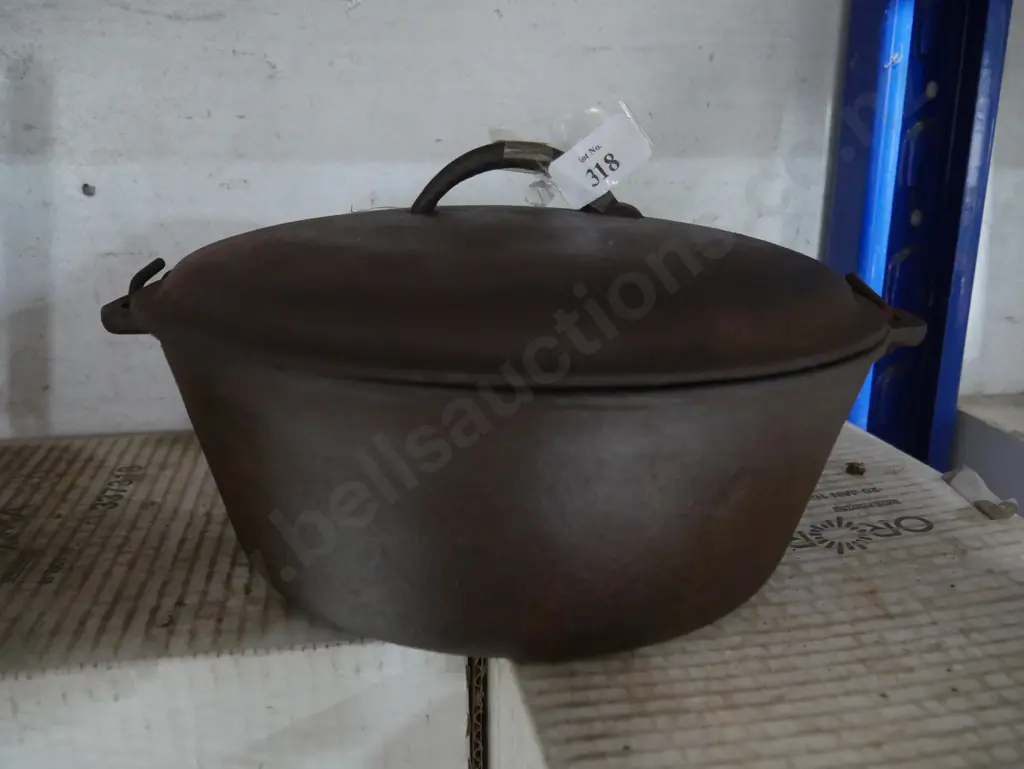 Cast camp oven Image 1++