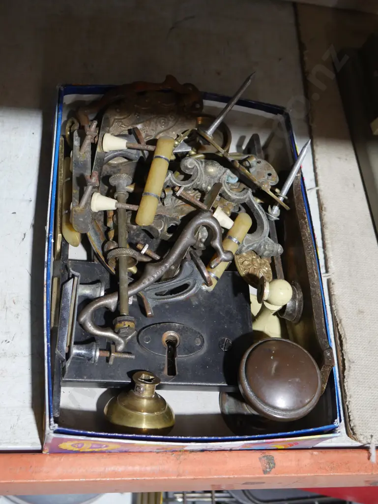 Assorted handles etc Image 1++