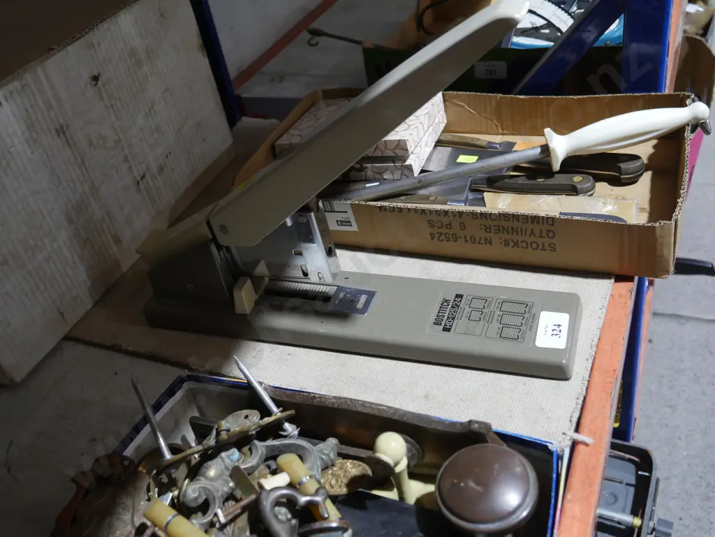 Large stapler Image 1++