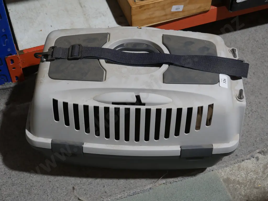 Pet carrier Image 1++