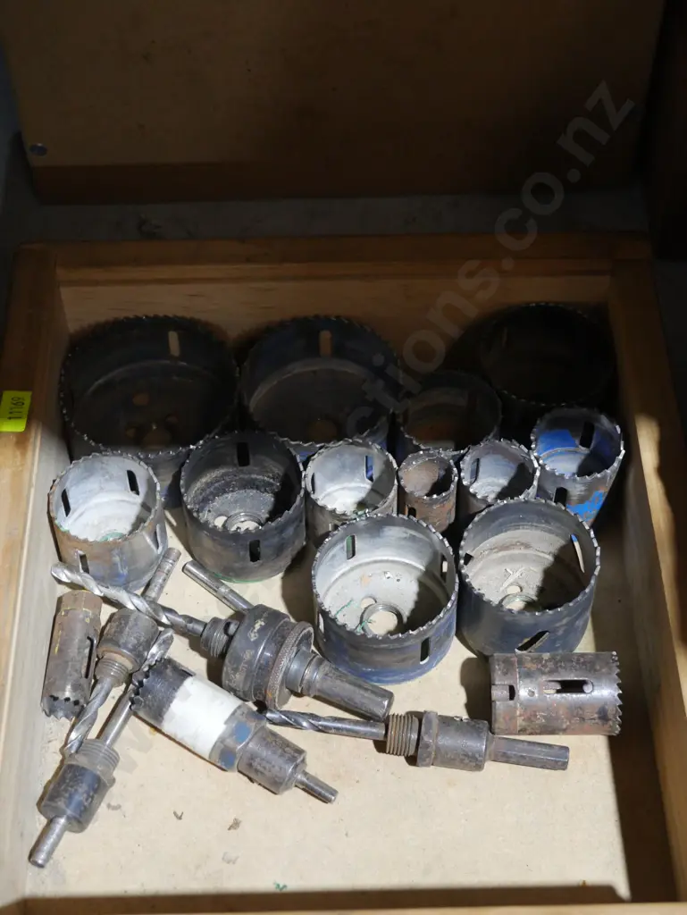 Assorted whole saw bits Image 1++