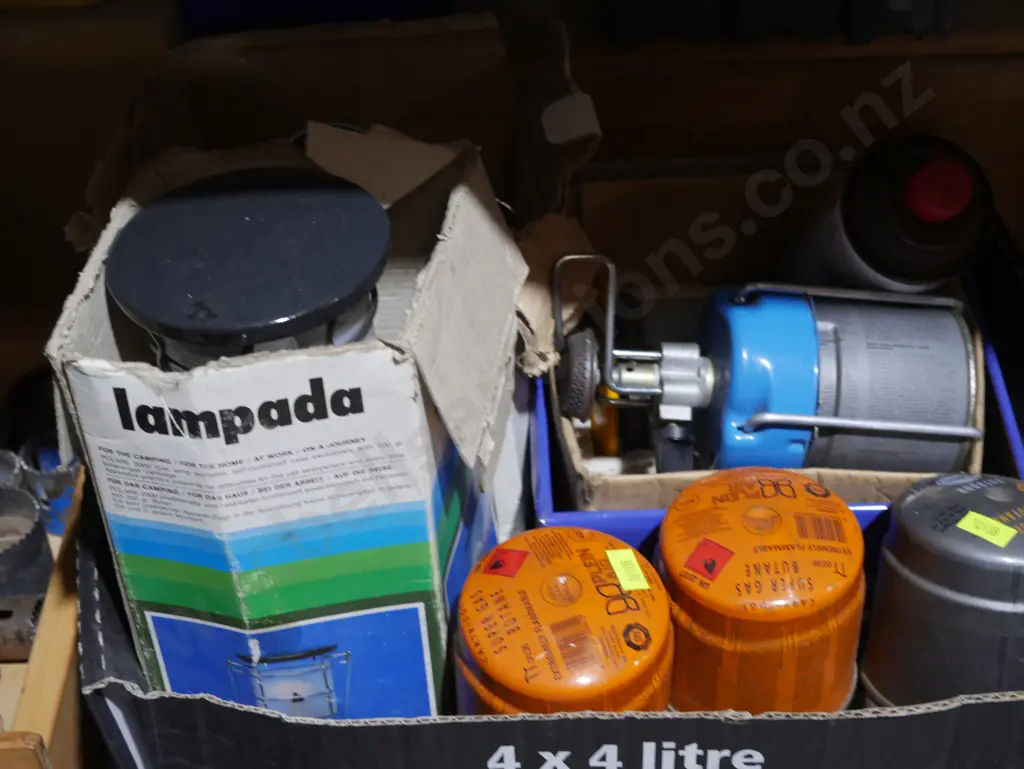 Assorted gas camping lanterns etc Image 1++