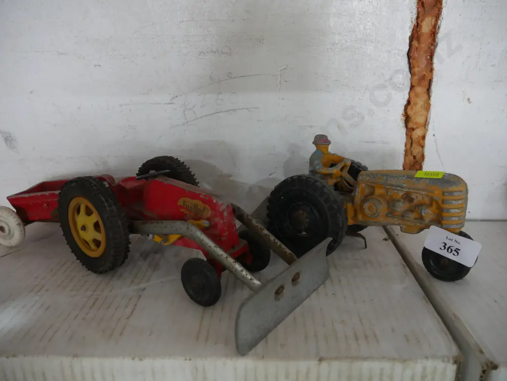 2 fun ho tractors Image 1++