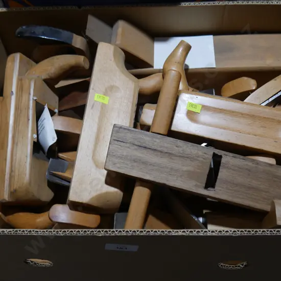 Box of wood planes