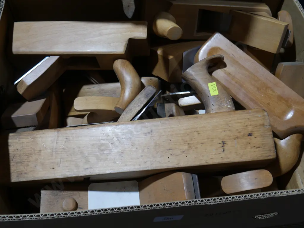 Assorted wood planes Image 1++