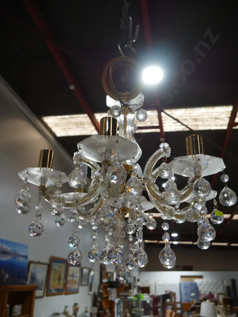 Pair of chandeliers Image 1++