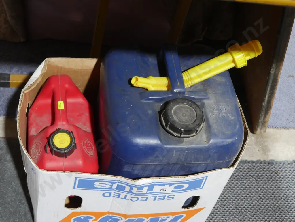 Petrol container etc Image 1++
