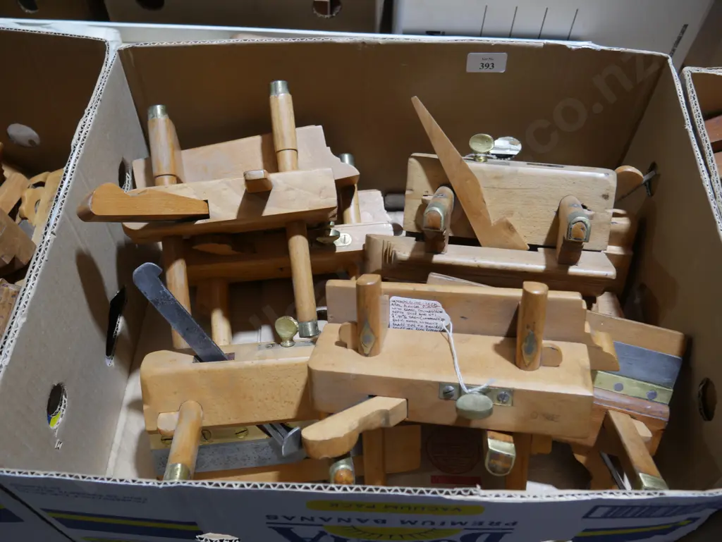 Assorted wood planes Image 1++