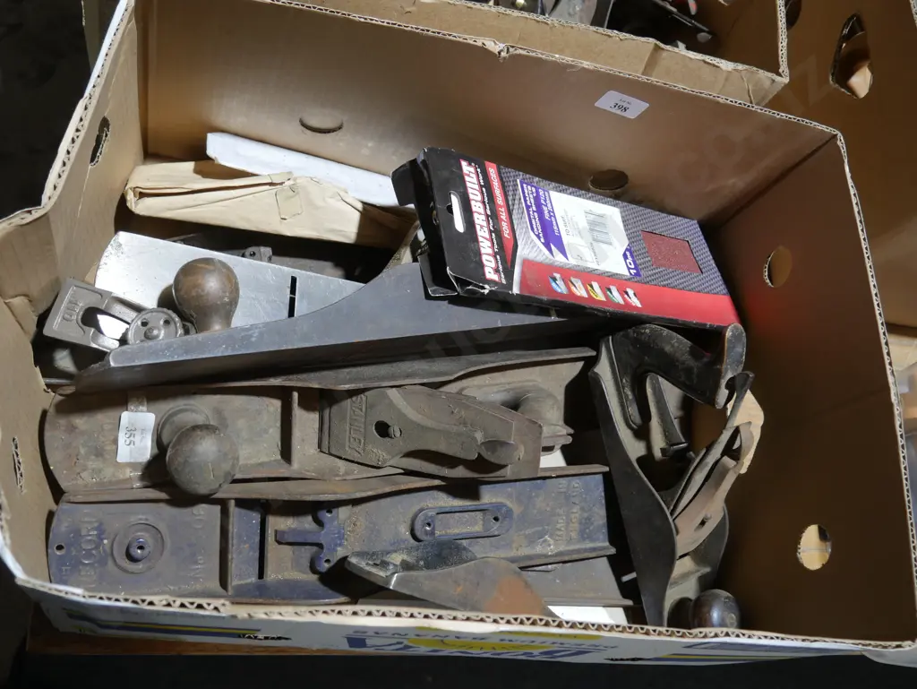Assorted wood planes etc Image 1++