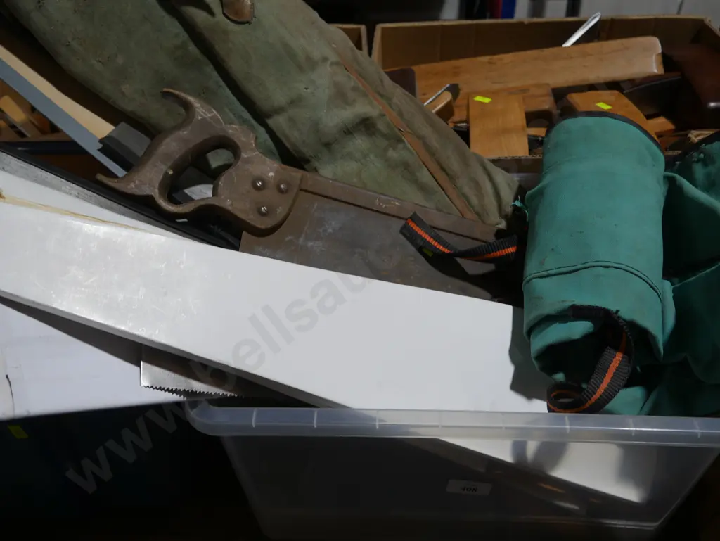 Assorted hand saws Image 1++