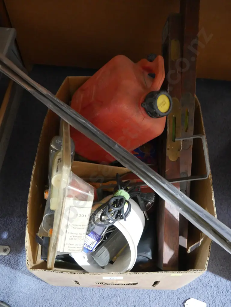 Garage sundries Image 1++