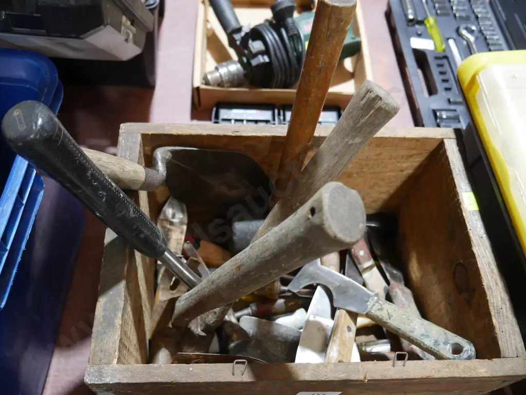 Hammers scrapers etc Image 1++