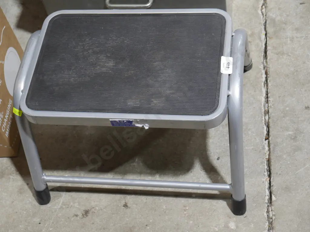 Caravan stool Image 1++