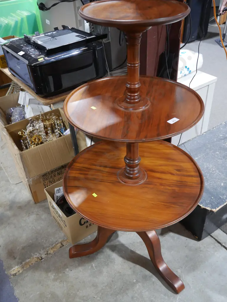 3 tier table Image 1++