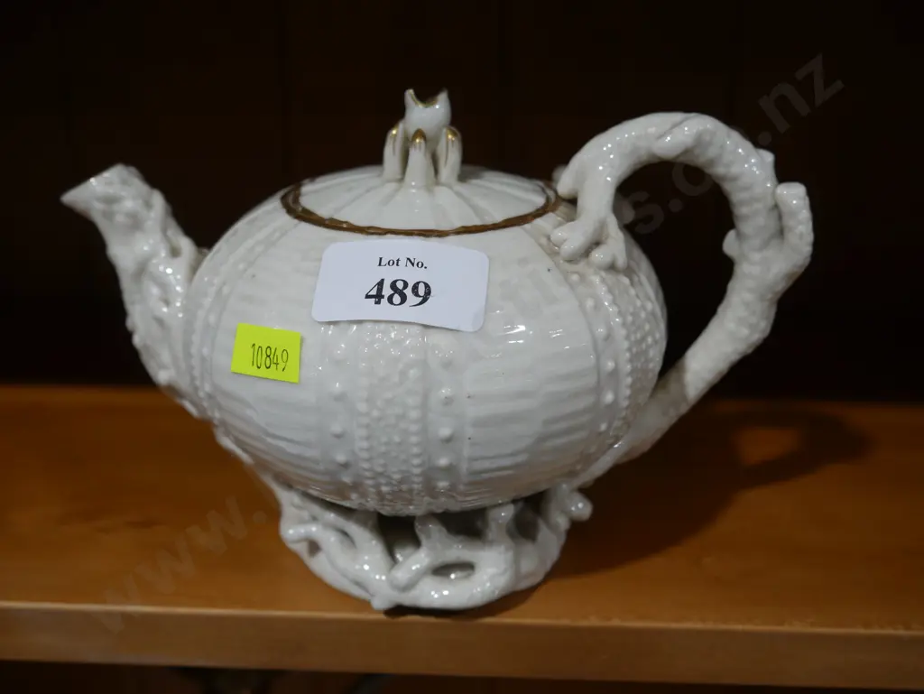 Belleek teapot Image 1++