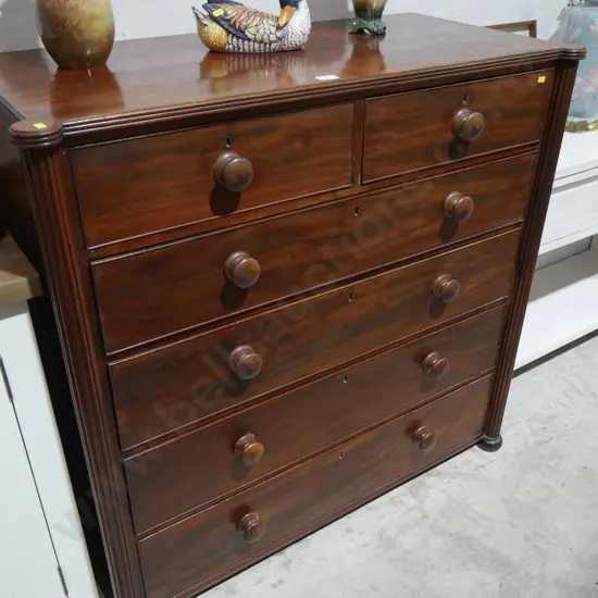 Georgian mahogany chest of drawers