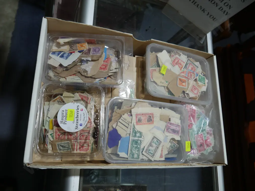 Assorted loose stamps Image 1++