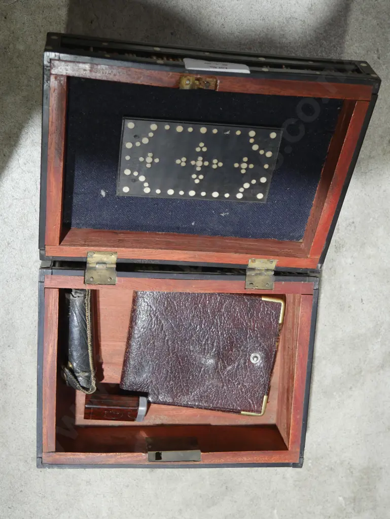 Porcupine quills box and contents Image 1++