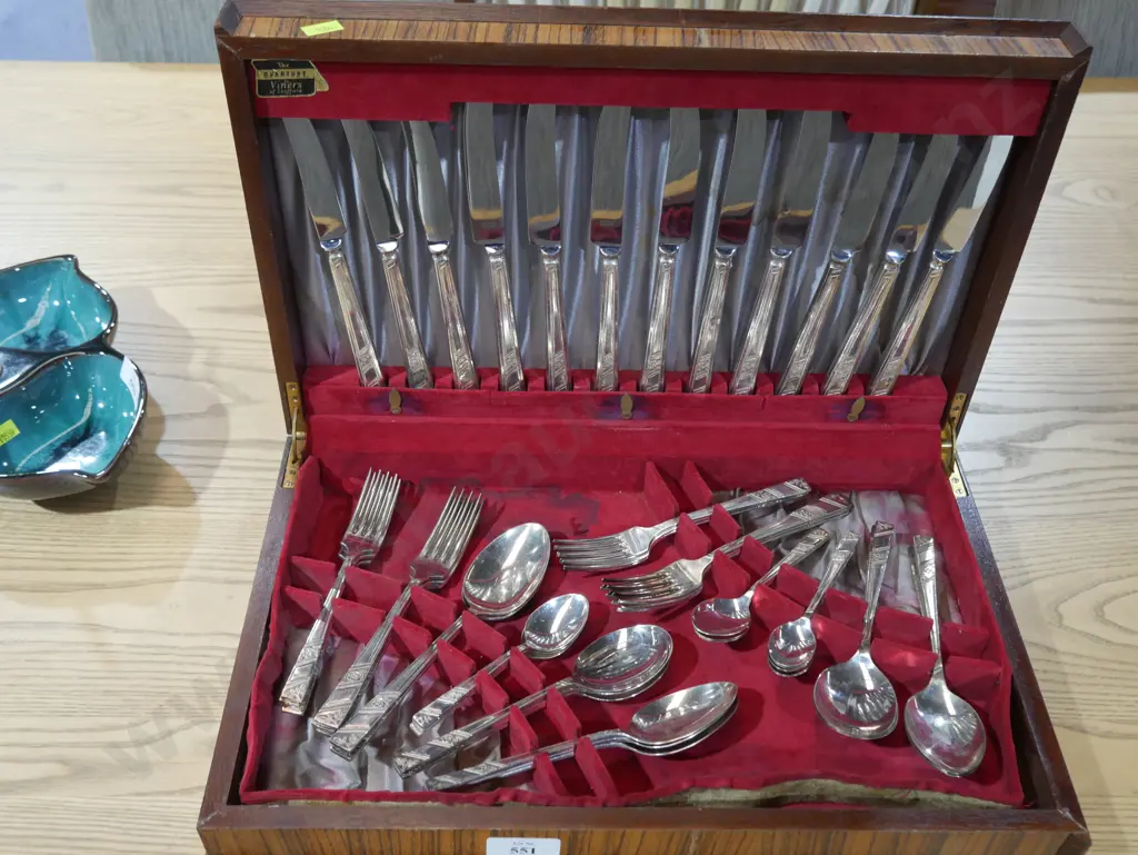 Cased cutlery set Image 1++