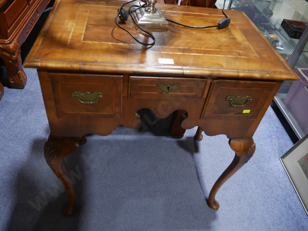 Victorian dressing table Image 1++
