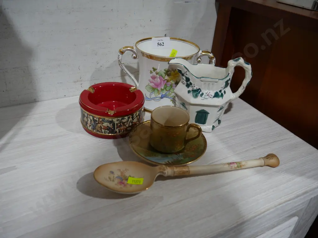 China, ashtray Image 1++