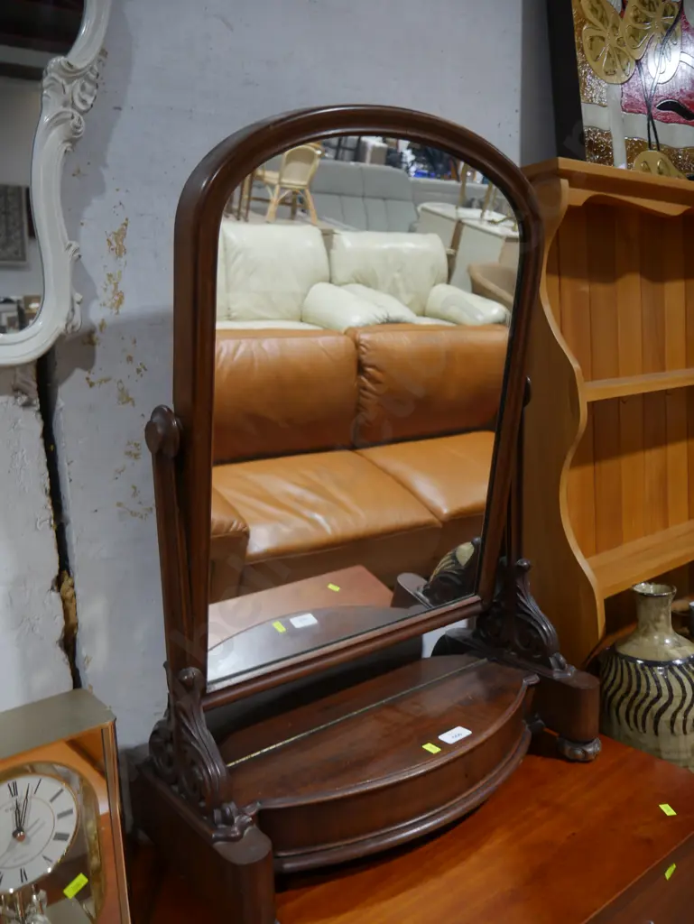 Dressing table mirror Image 1++