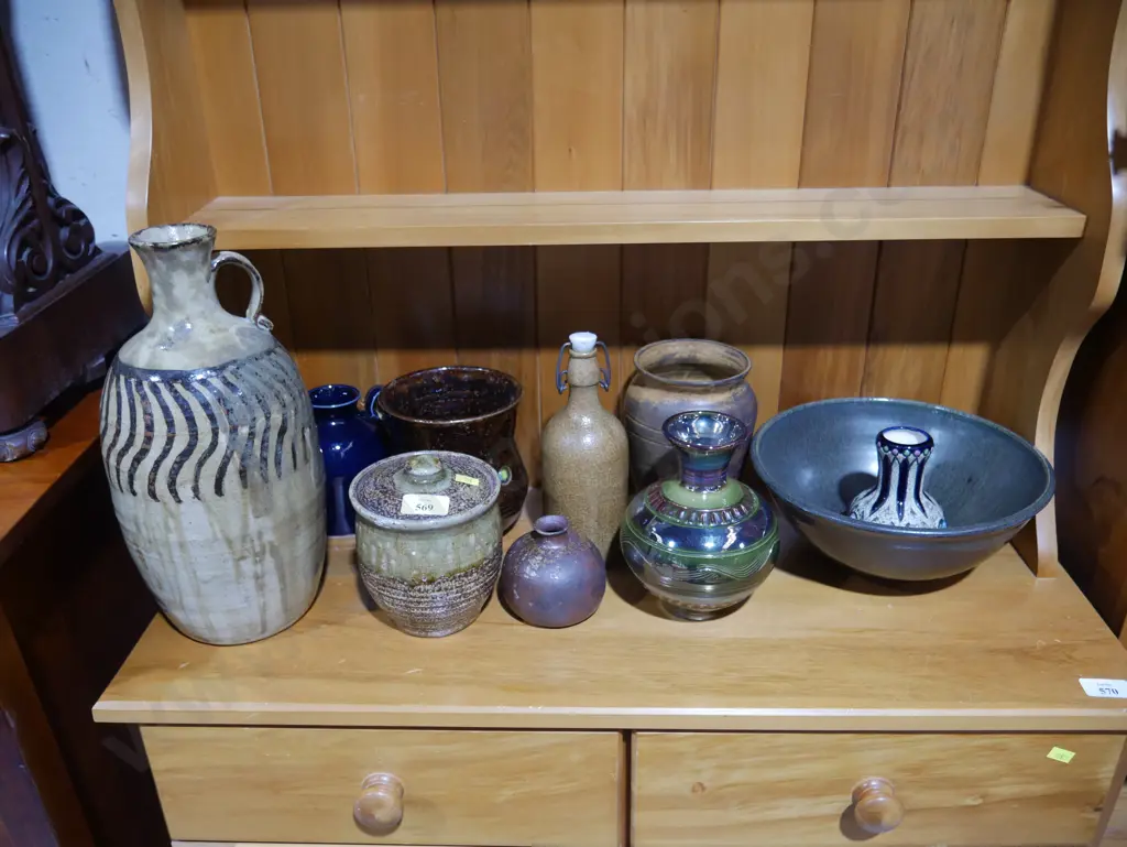 Assorted pottery vases, bowls etc Image 1++