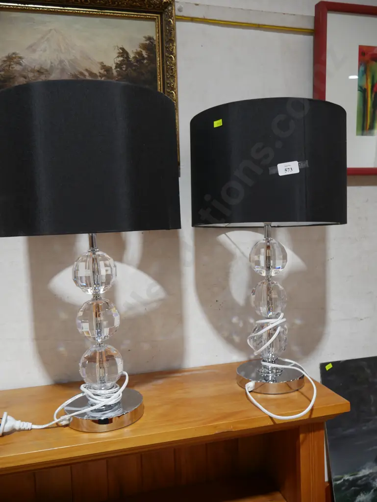 Pair of table lamps Image 1++