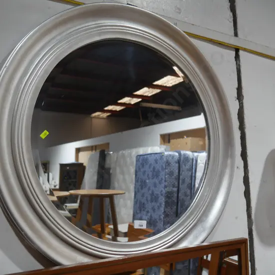 Round bevelled edge mirror