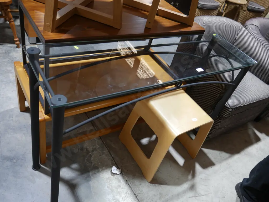 Glass top Hall table Image 1++